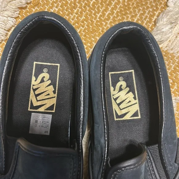 Vans classic black leather slip on ID gold trim - Picture 3 of 9